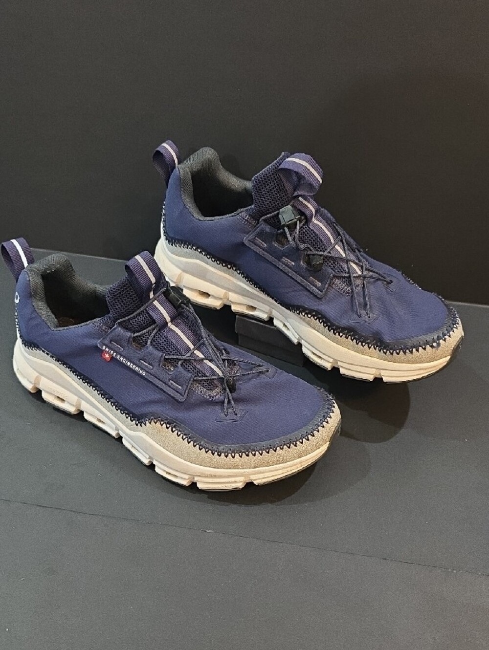 On Running CloudAway Men's Navy and White Trail-Inspired Sneakers Size 9.5 - Picture 2 of 9